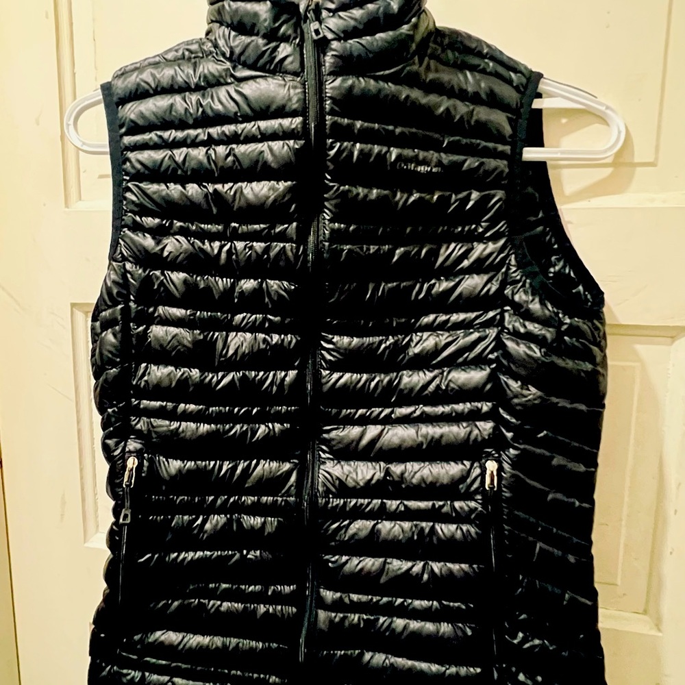 Size small patagonia vest🖤